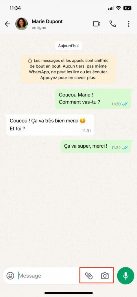 Icônes trombone et appareil photo dans la conversation