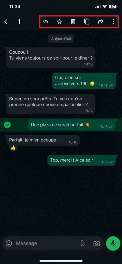 Message sélectionné avec menu d'options en haut